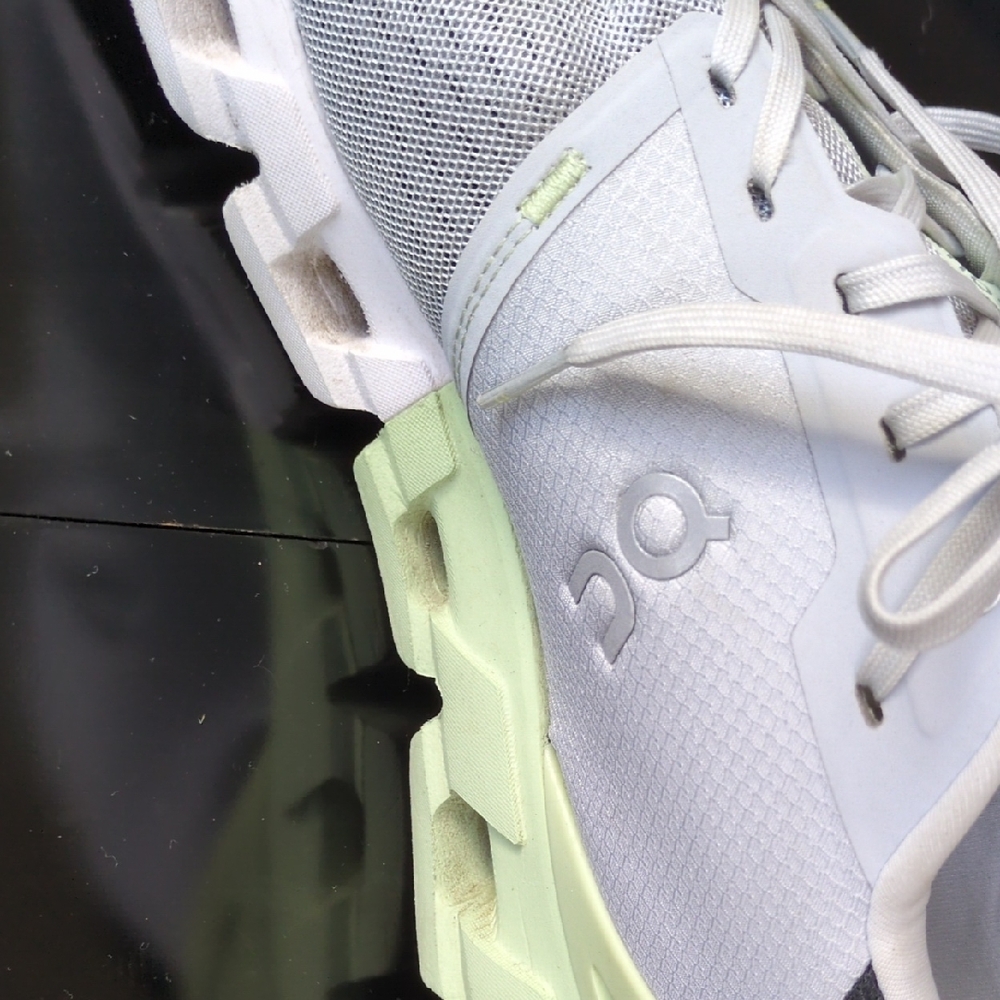 Cloudtec Sole Athletic Shoes - Picture 16 of 16